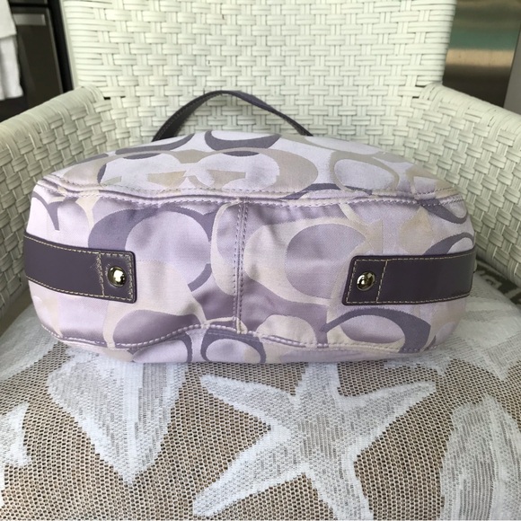 Coach Zoe Optic Signature Large Hobo - Picture 8 of 11